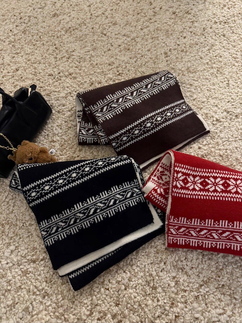 Store Faded Reversible Fair Isle Scarf - Vintage Christmas Vibe Jacquard Knit Shawl - Faded