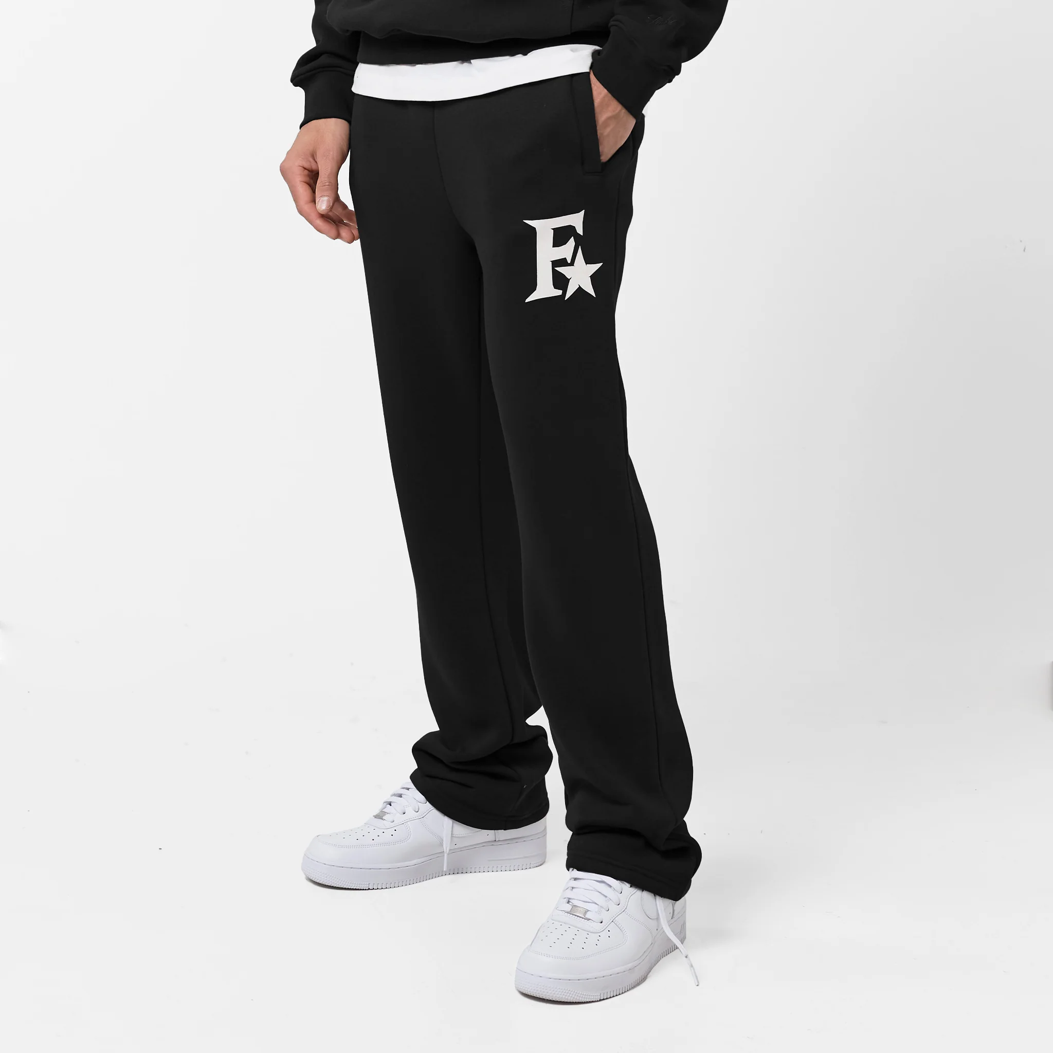 Star Icon Open Hem Jogger | Black - Faded
