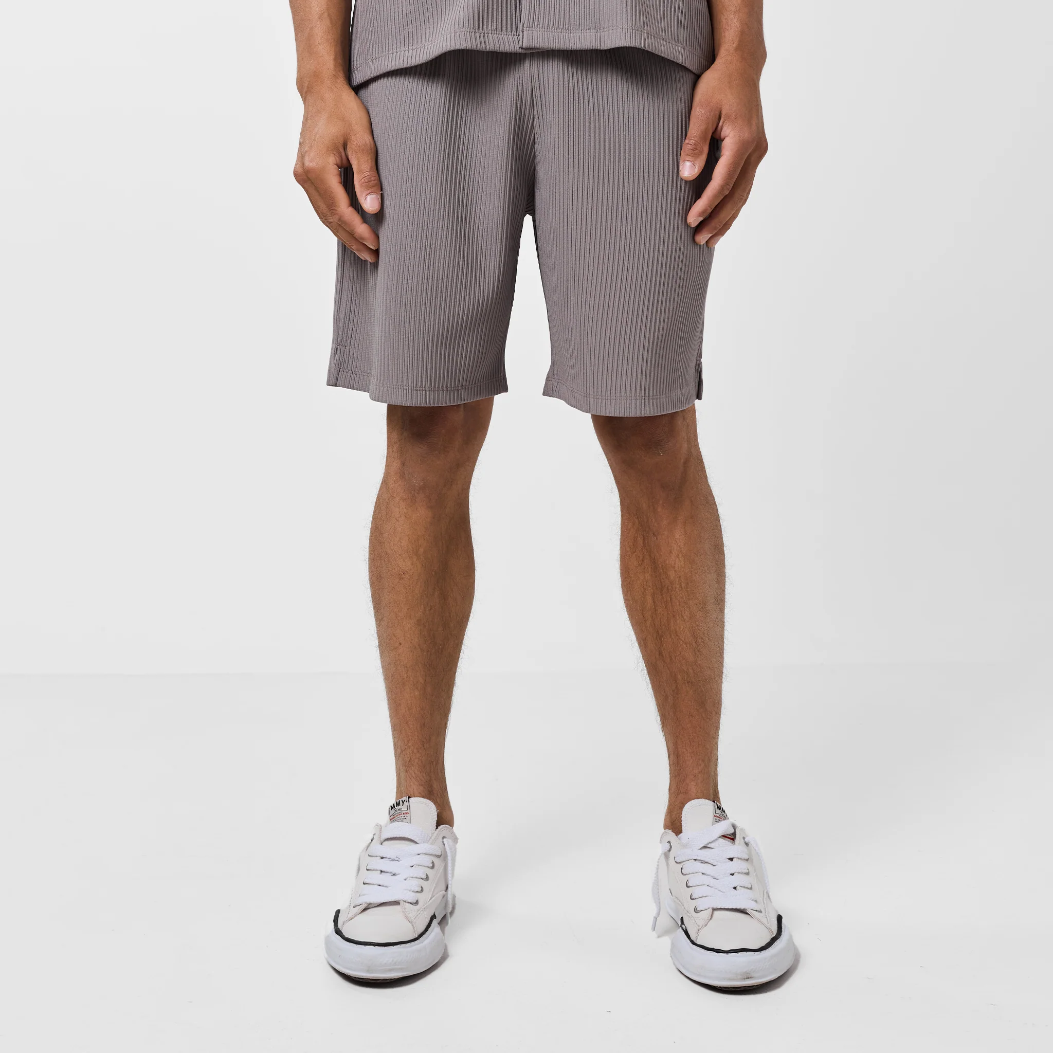 Pleated Short | Mushroom - Faded